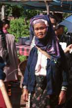 Jpeg 50K Padaung woman at Kalaw market 9809i11